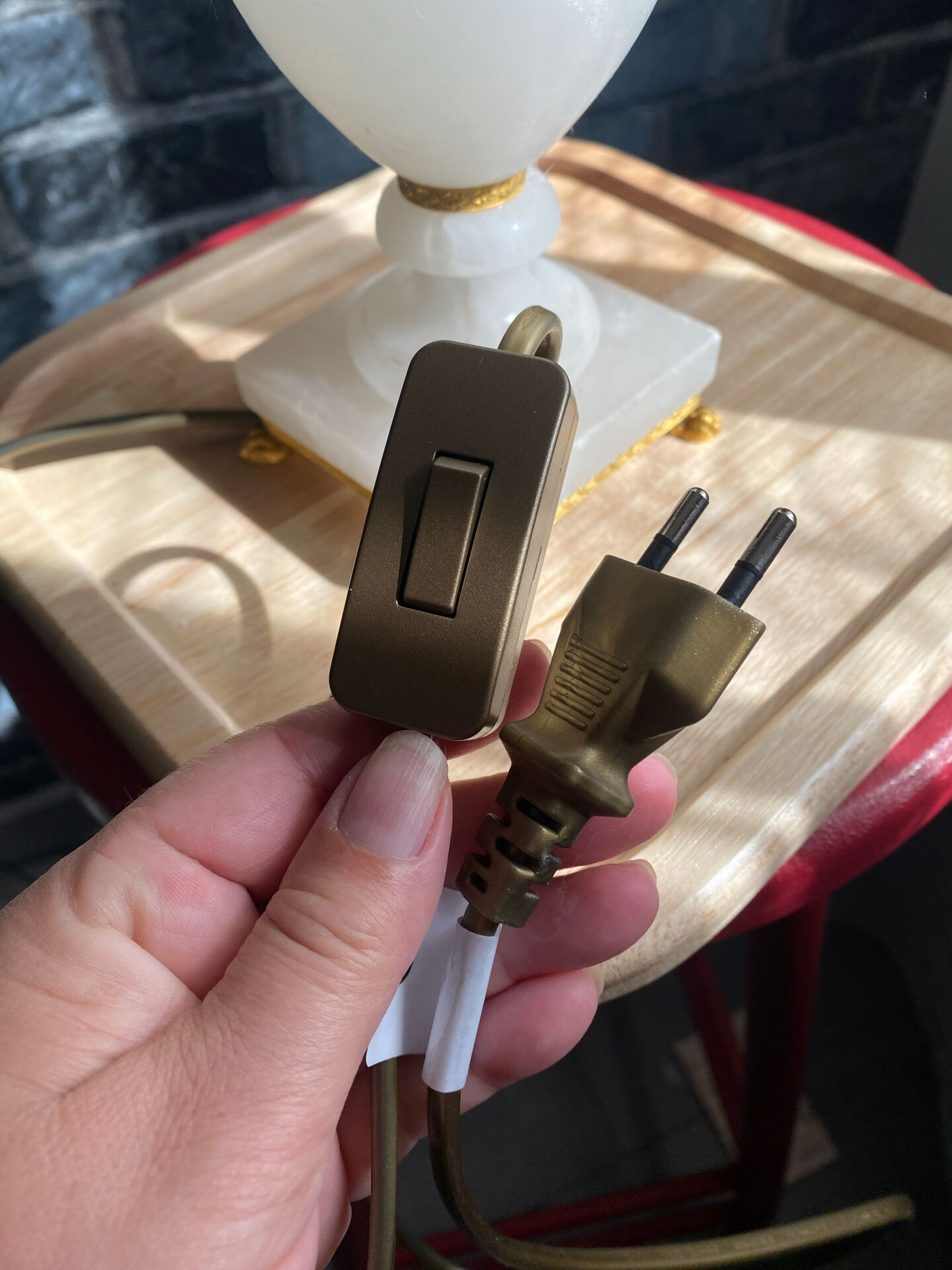 Pied de lampe en albâtre