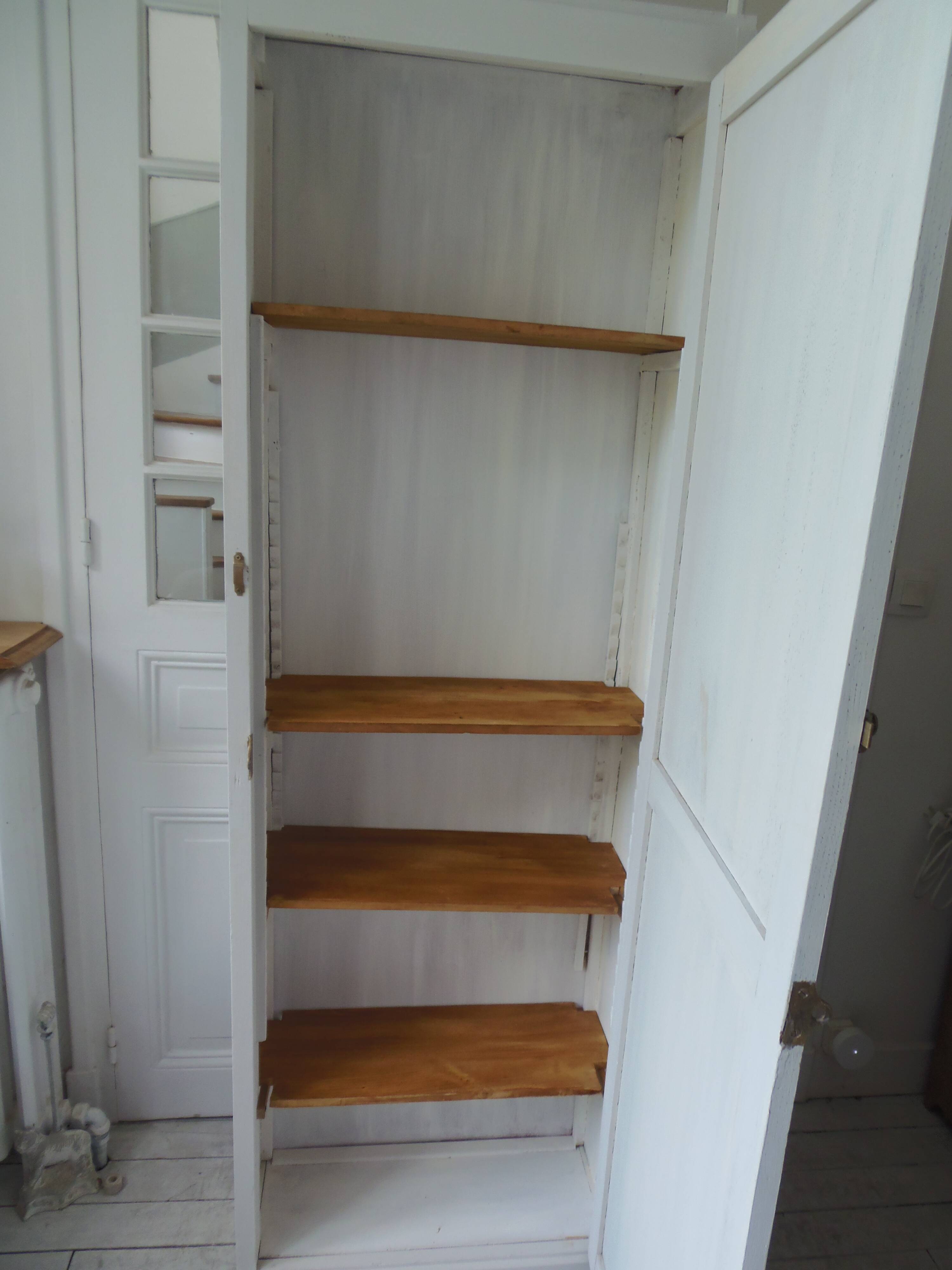 Bonnetière, vintage shallow dresser re-enchanted in pearl grey.