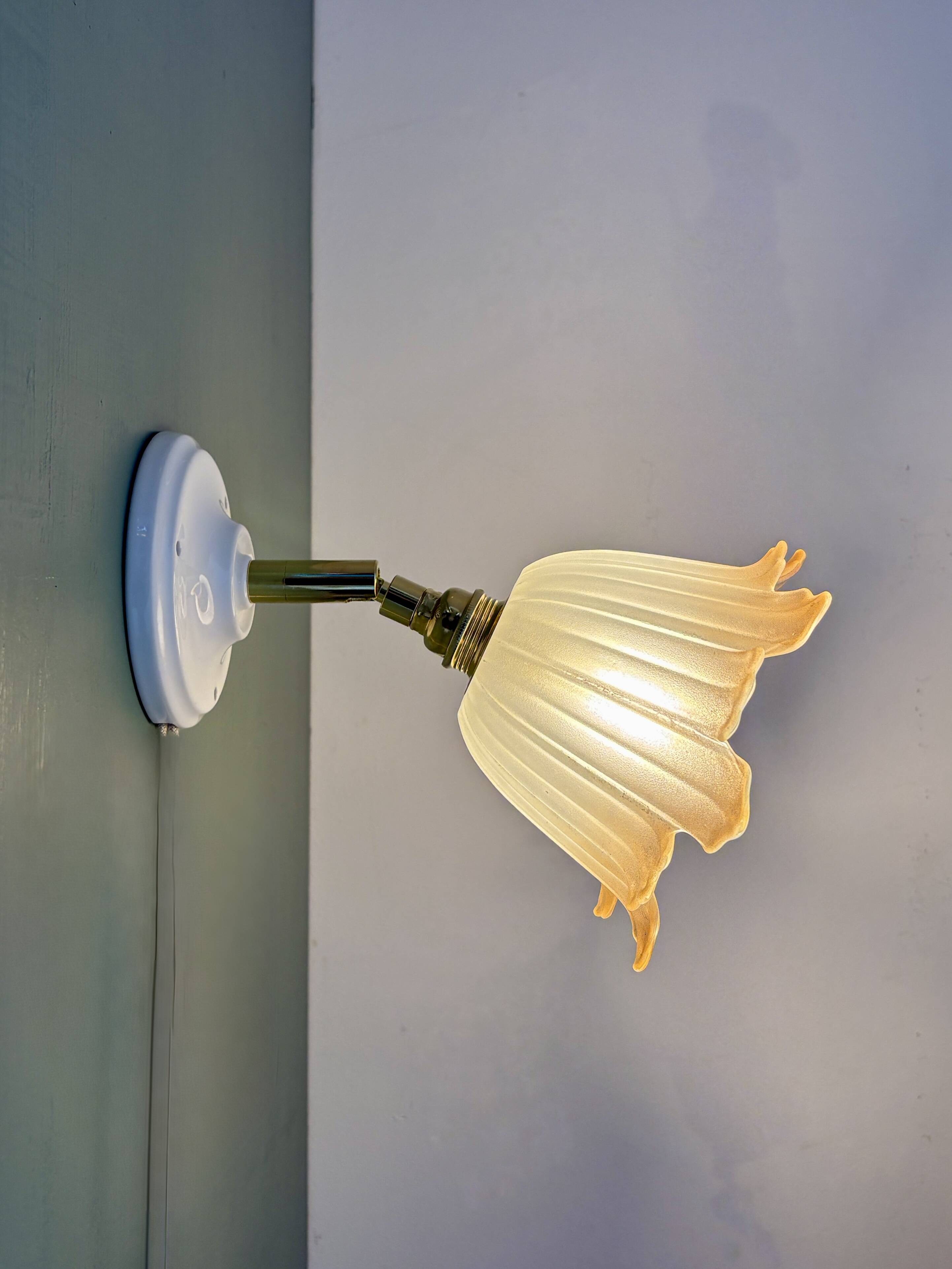 Vintage tulip wall lamp in white and brown frosted glass