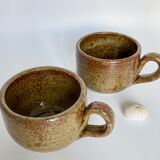 Pair of mugs in sandstone