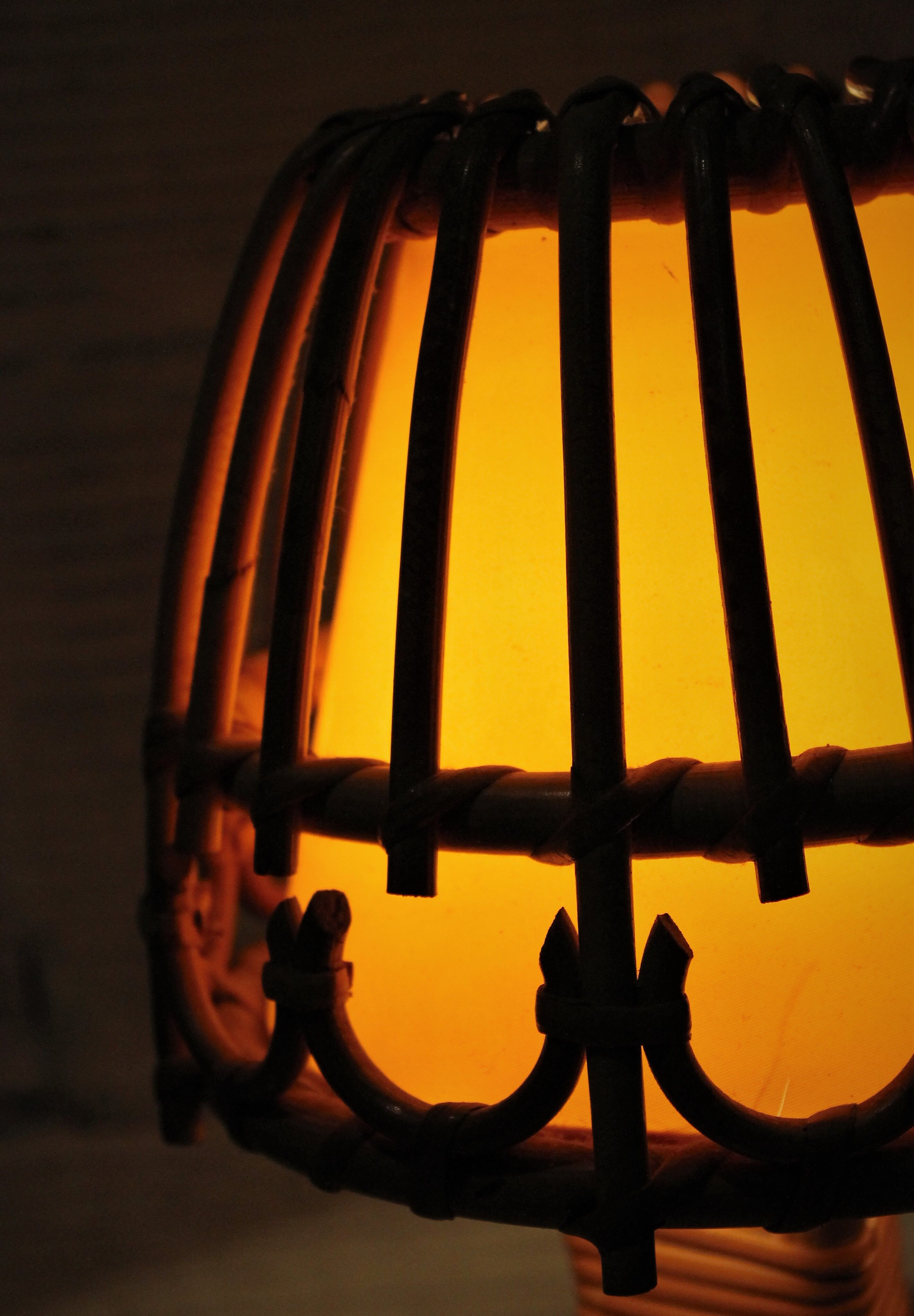 Mushroom rattan tripod lamp 60s