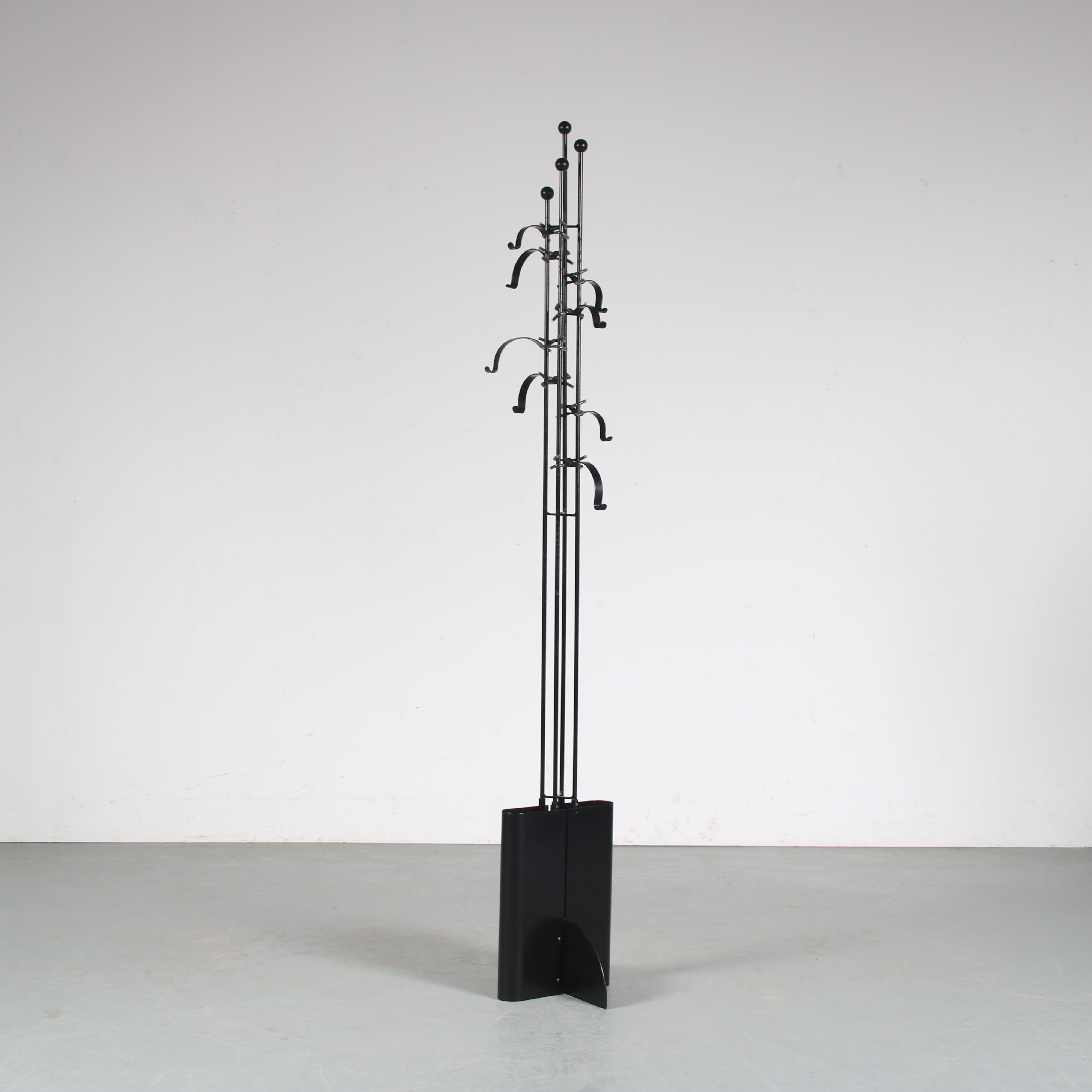 1980s Post modern coat rack from Italy