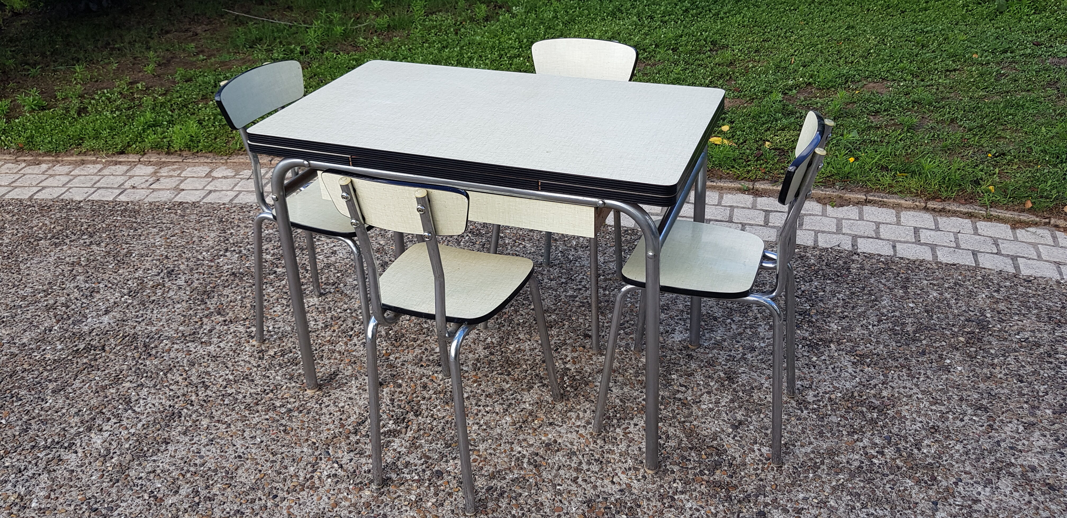 Kitchen set in formica 60 years