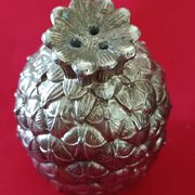 Pair of pineapple salt and pepper shakers, Italy, 1970s, Mauro Manet