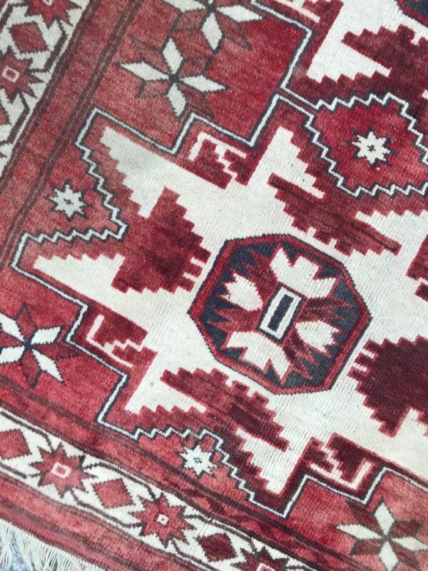 Vintage carpet Turkish konya done hand 108 X 180 CM