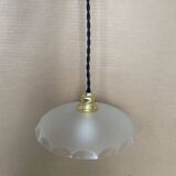 Petite suspension en verre ancienne