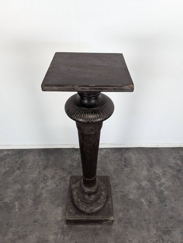 Colonne sellette de présentation