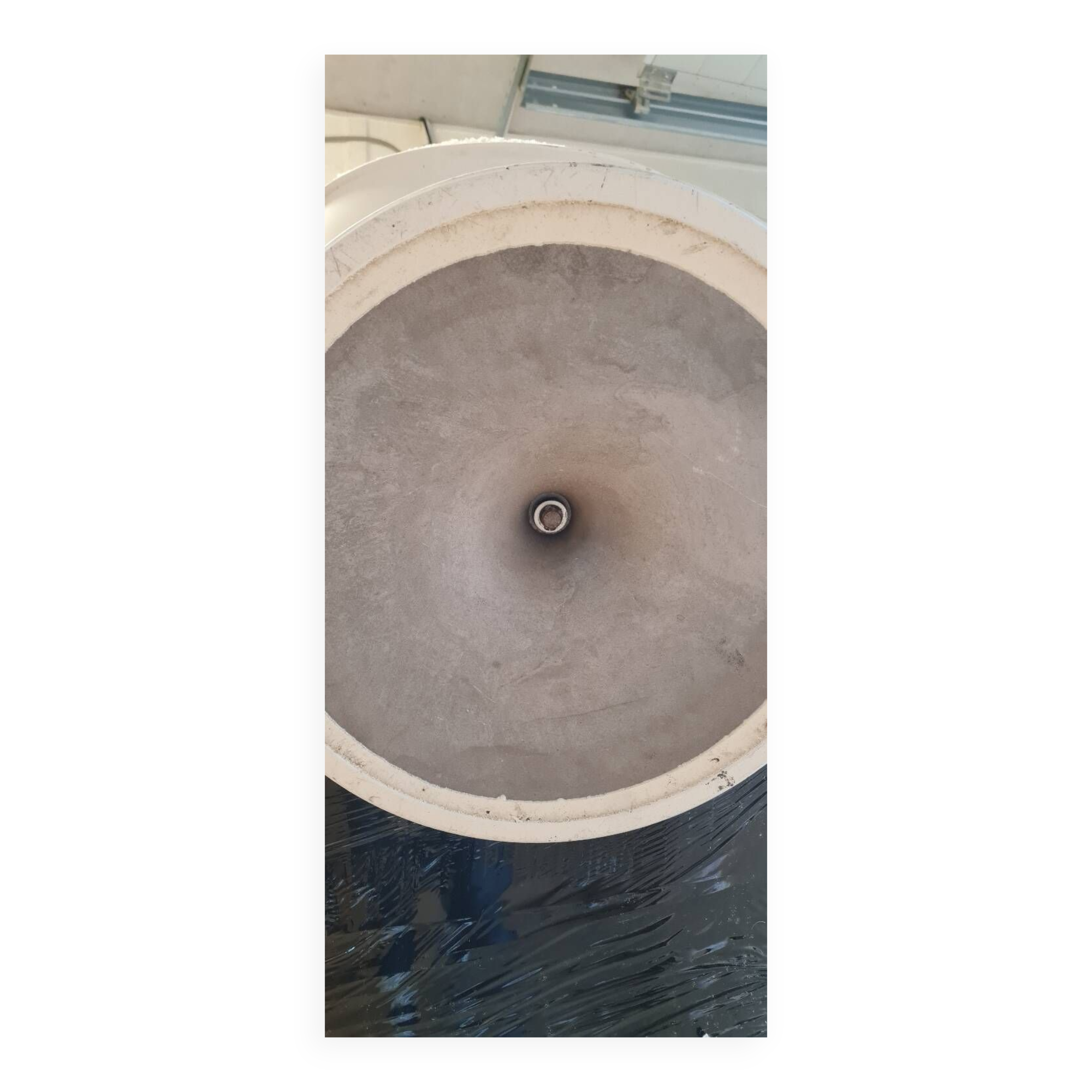 Tulip chair by Eero Saarinen, for Knoll