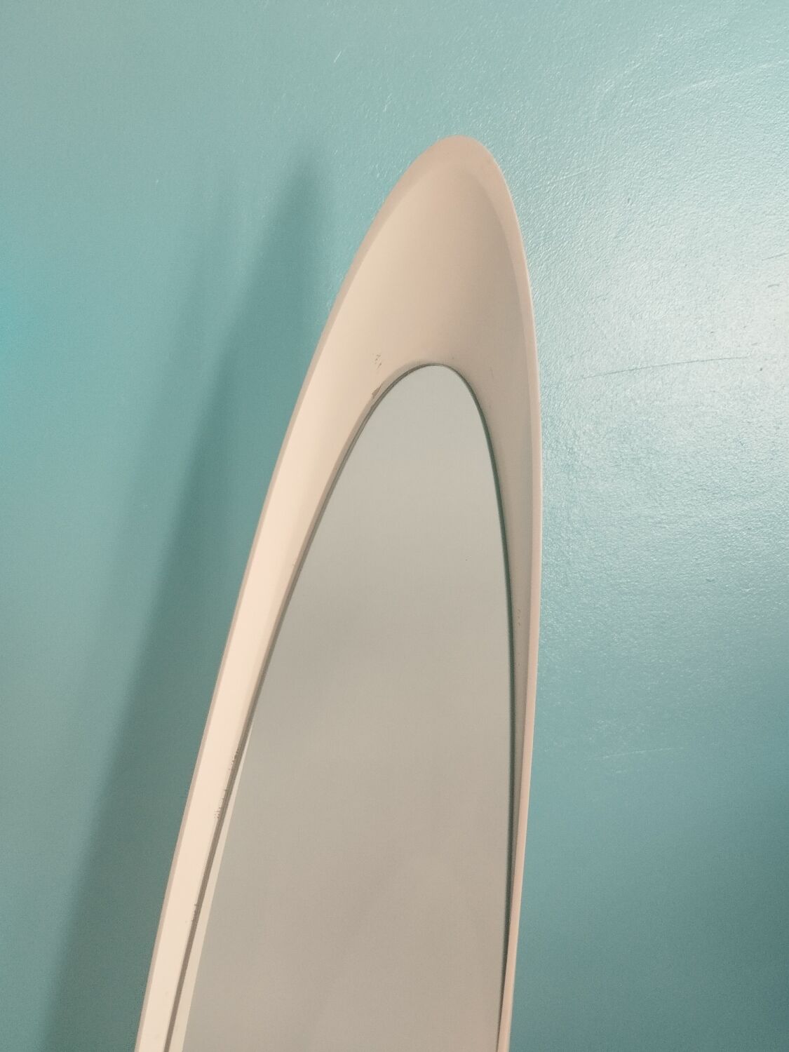 Large mirror lipstick design