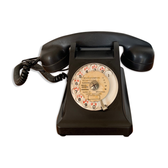 Bakelite dial phone