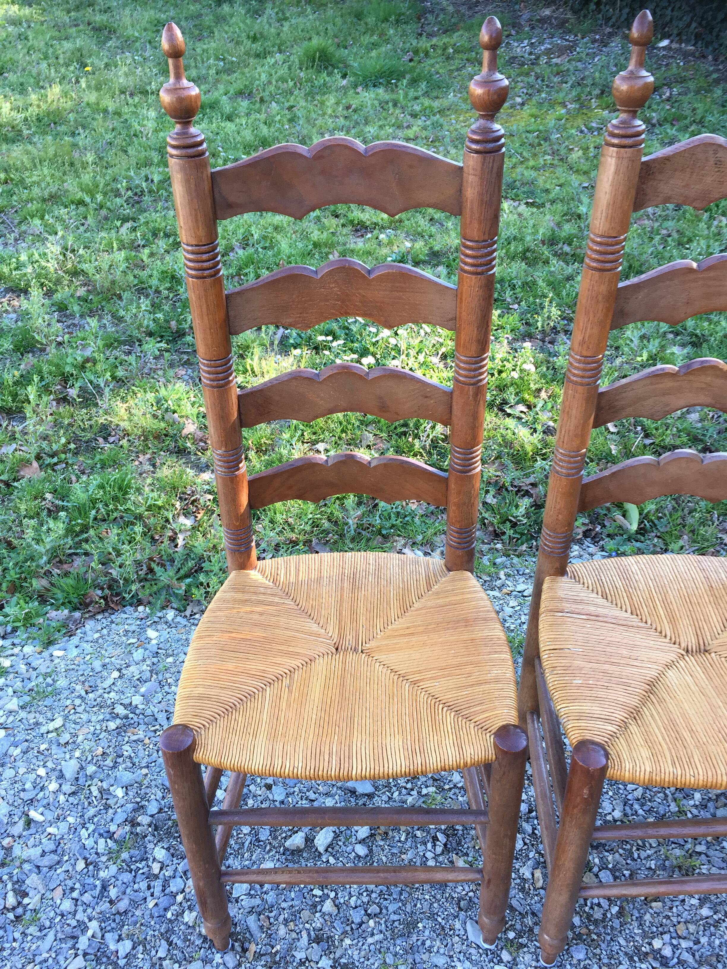 Vintage mulched chairs with high oak backrests with turned legs
