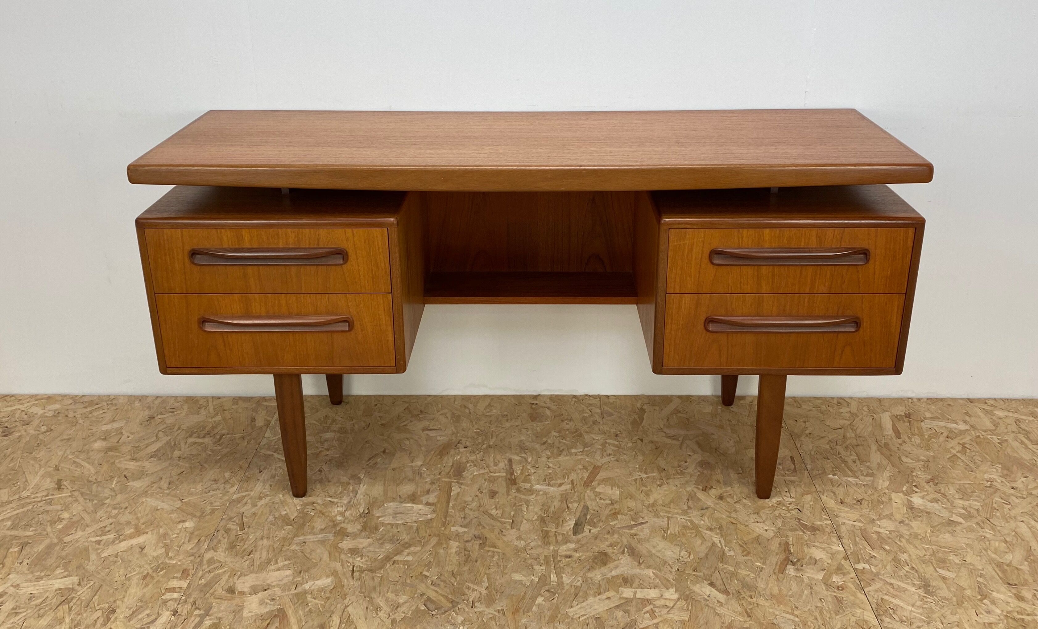 Mid century vintage dressing table by GPlan