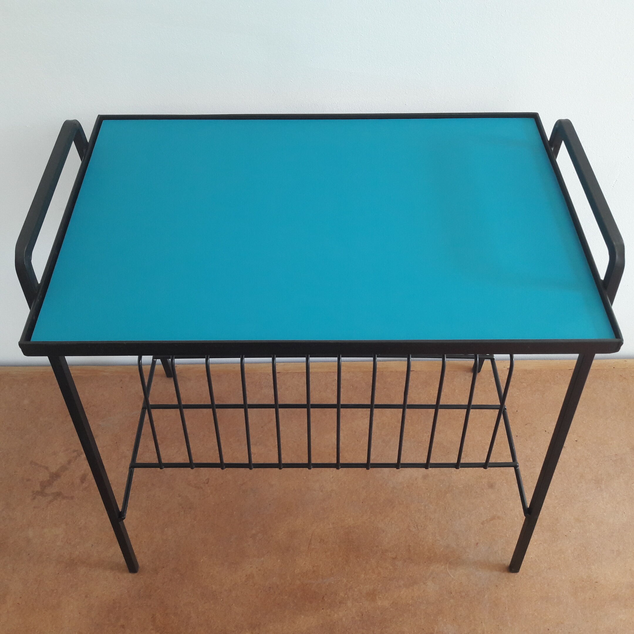 Vinyl storage table or magazine