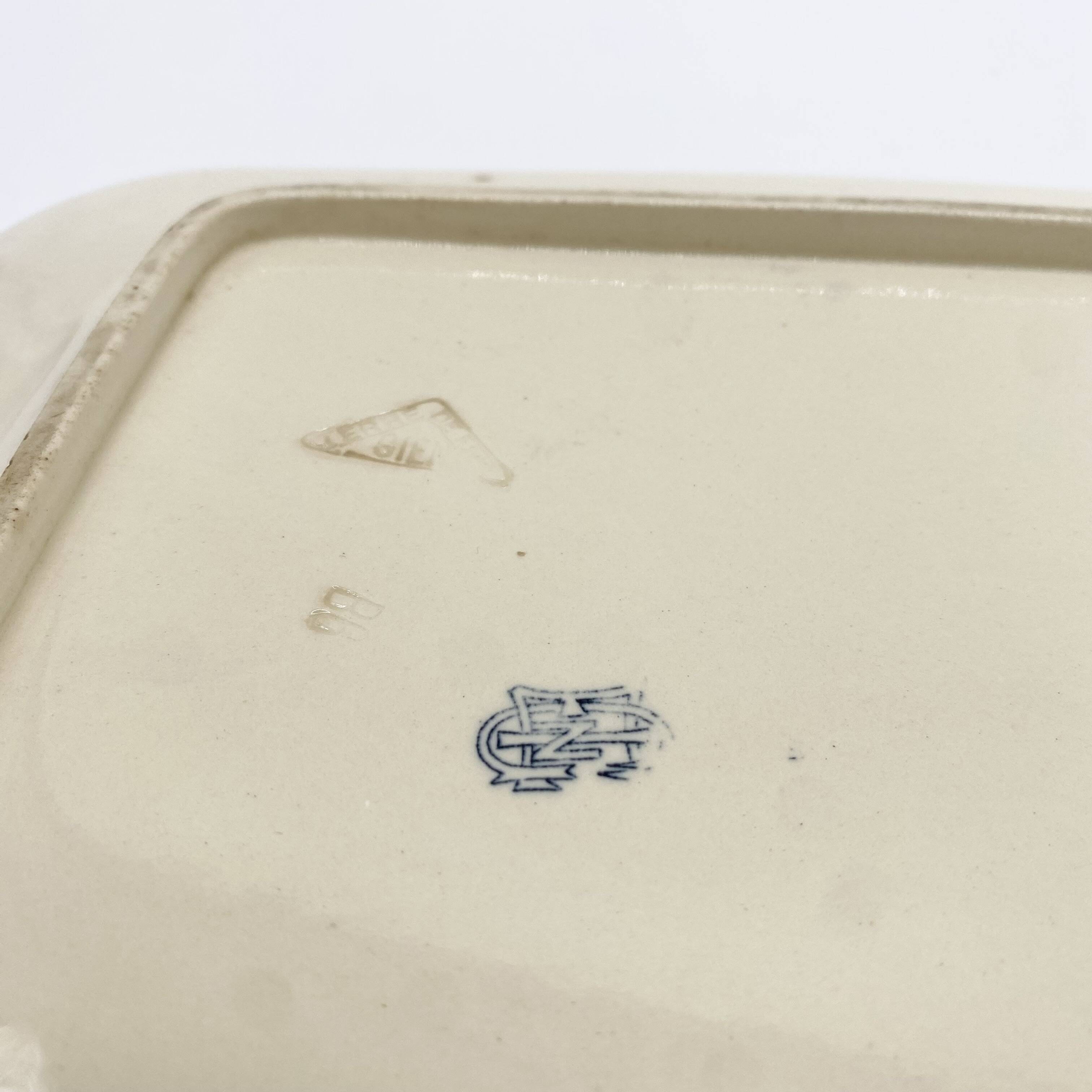 Gien earthenware dish "Terre de Fer", "Ibis" service, 1876