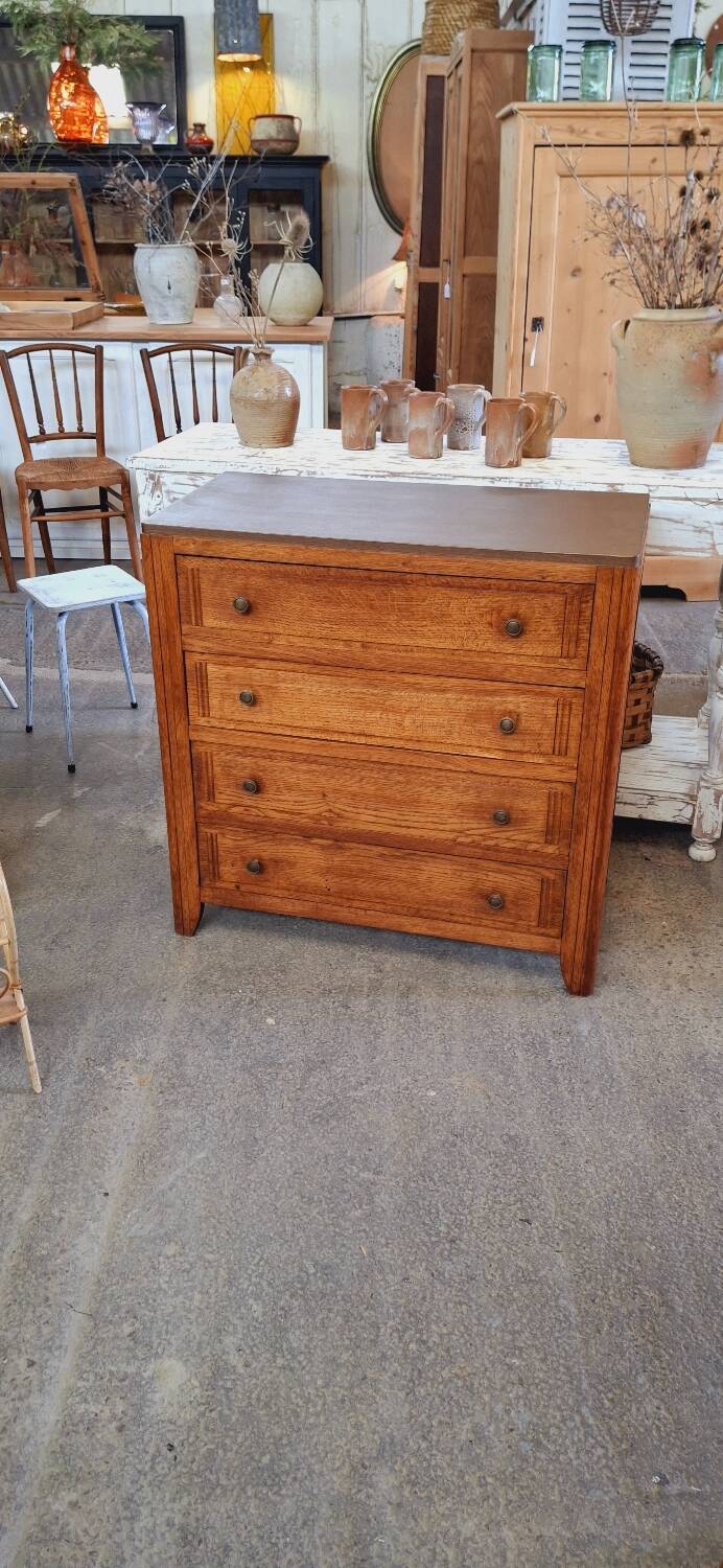 Antique chest of drawers