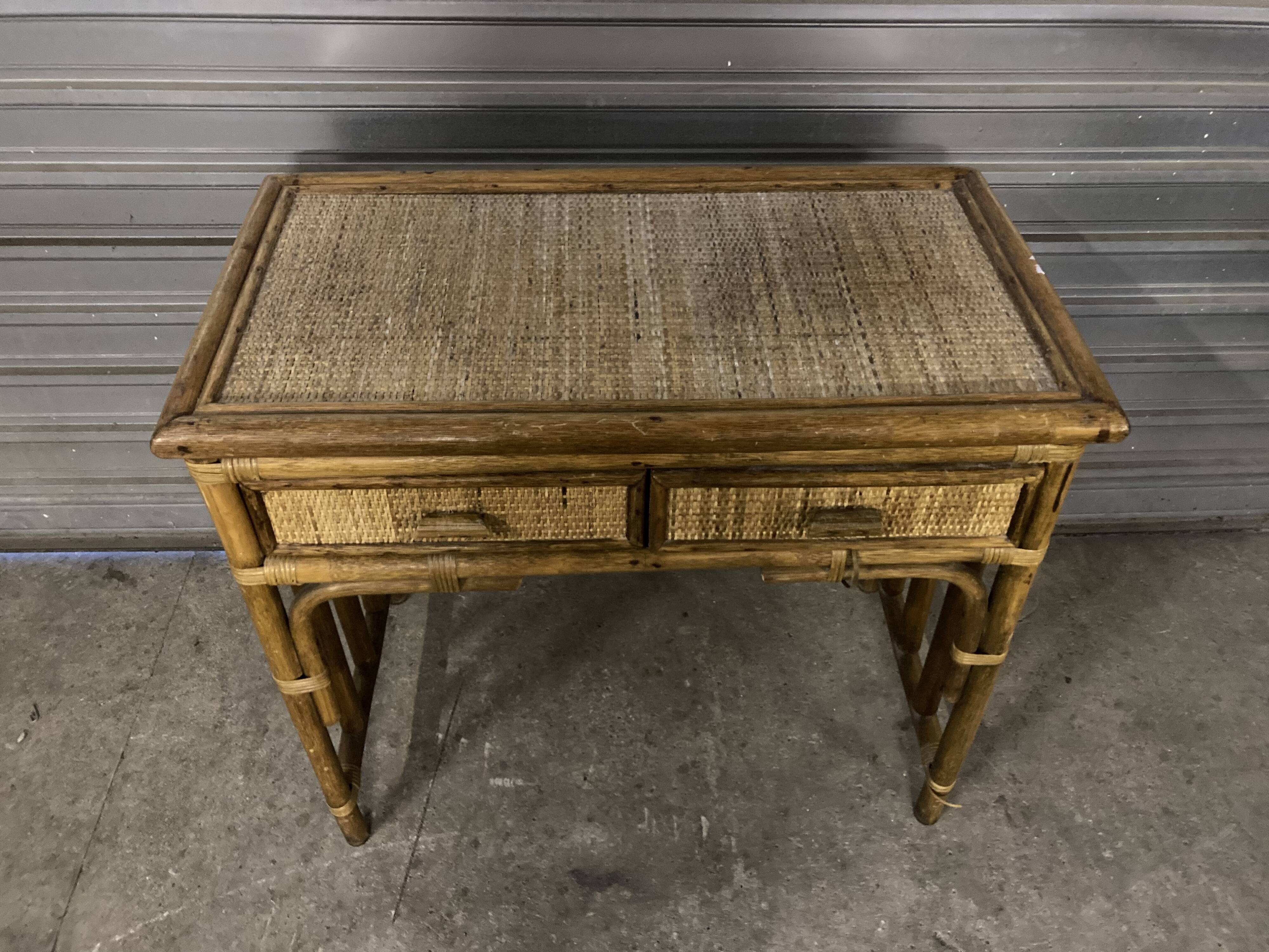 Side table in bamboo and wicker