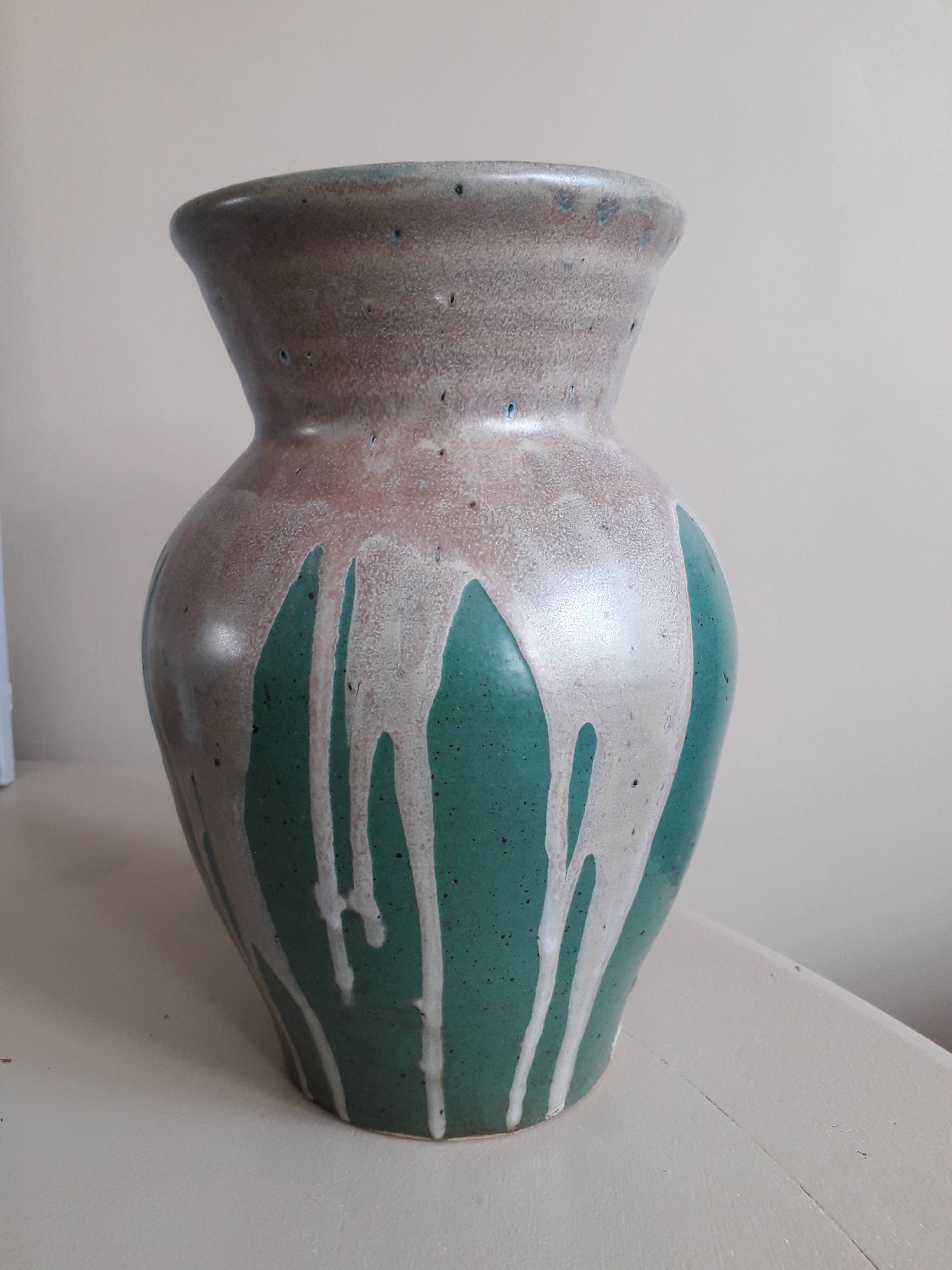 Vintage ceramic vase from Germany, very original.