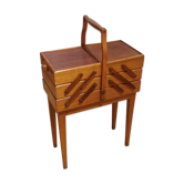 Travailleuse en bois