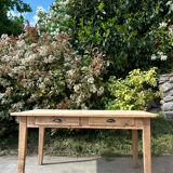 Farm table