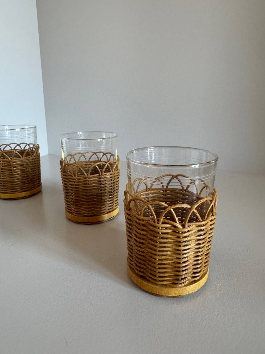 Set of 4 Vintage Set Schott Mainz Clear Glasses With Wicker Cup Holder