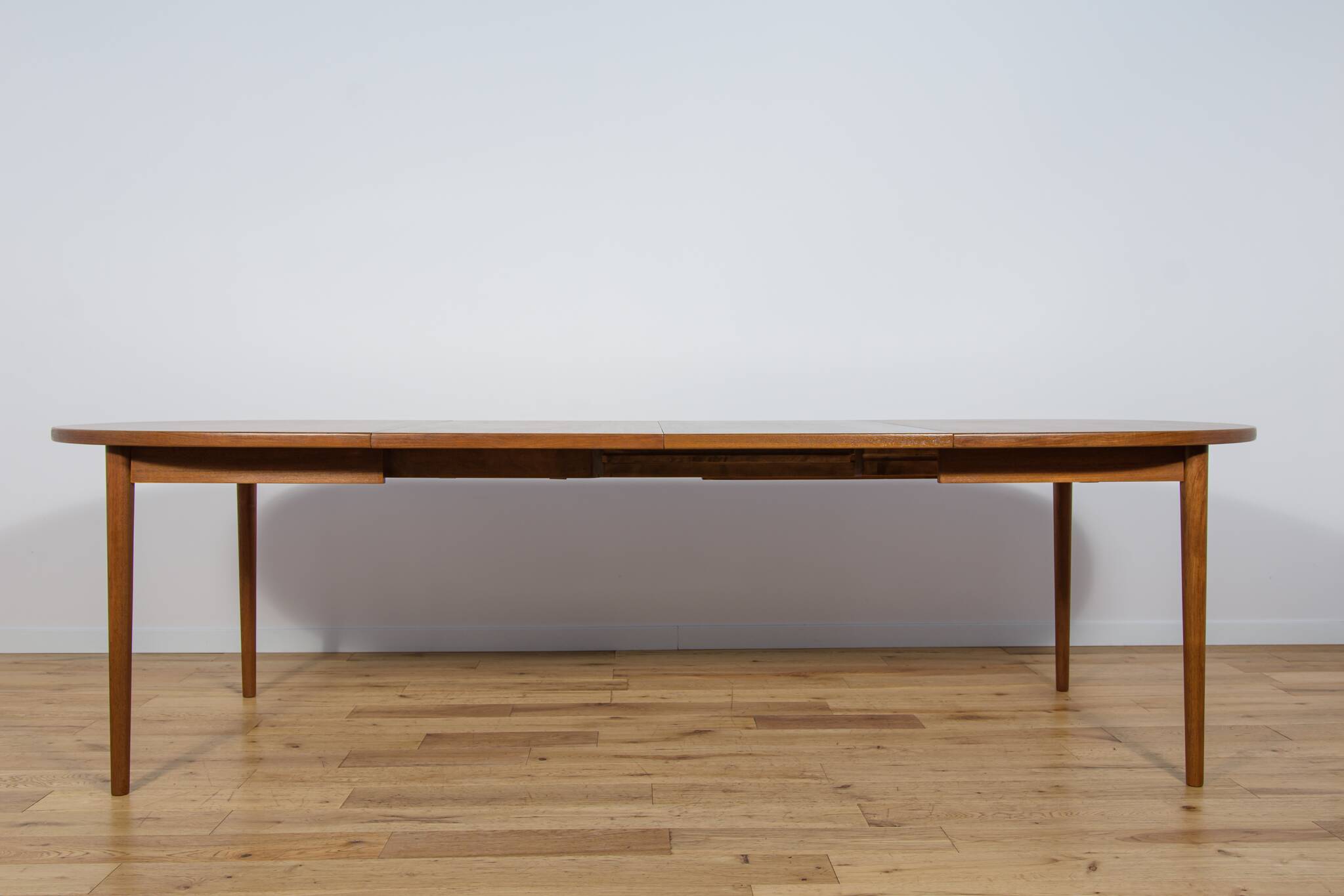 Table à manger en teck par Nils Jonsson Hugo Troeds, Suède, 1960s