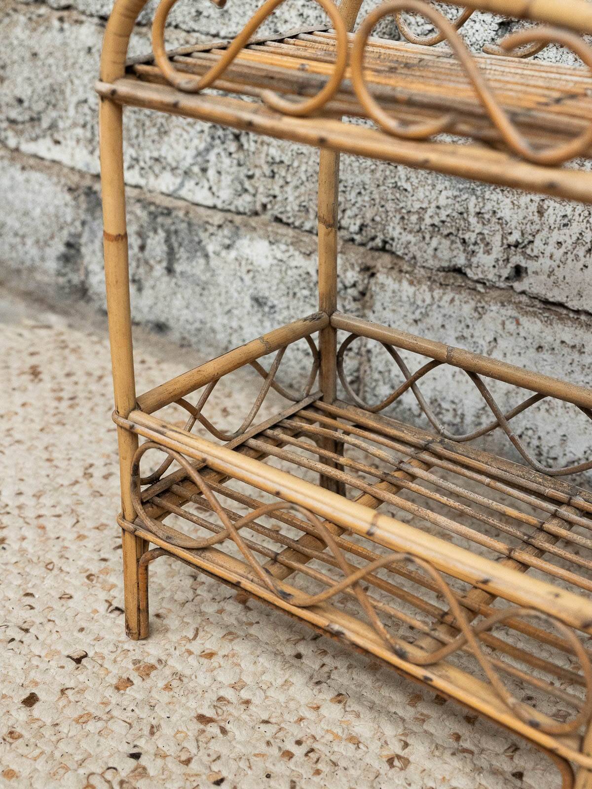 ✨ Petite étagère vintage en osier – esprit bohème ✨