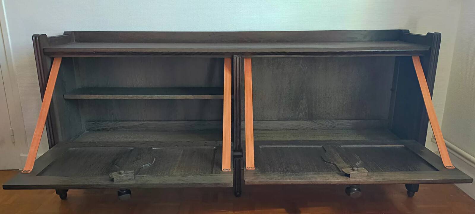 Enfilade Guillerme and Chambron in stained oak