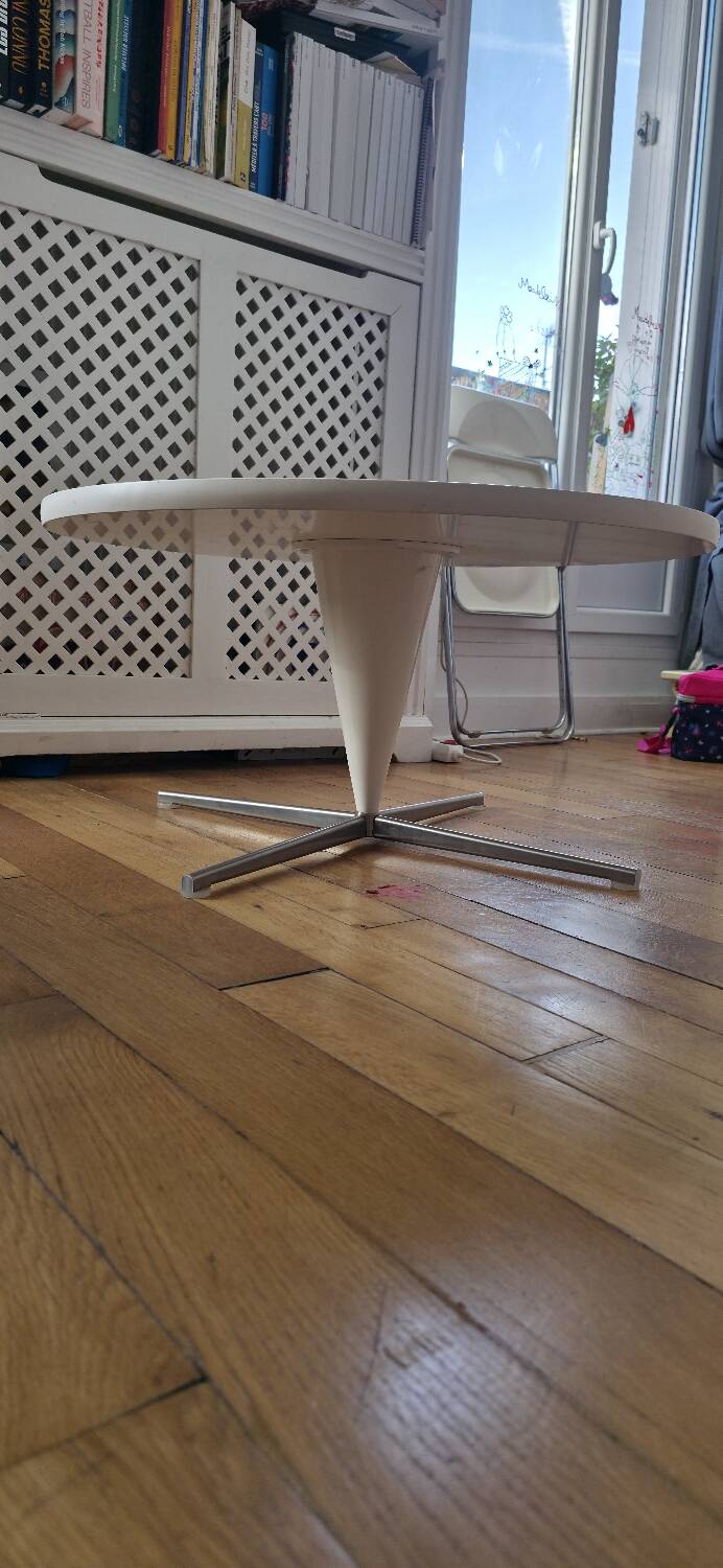Cone coffee table Vitra