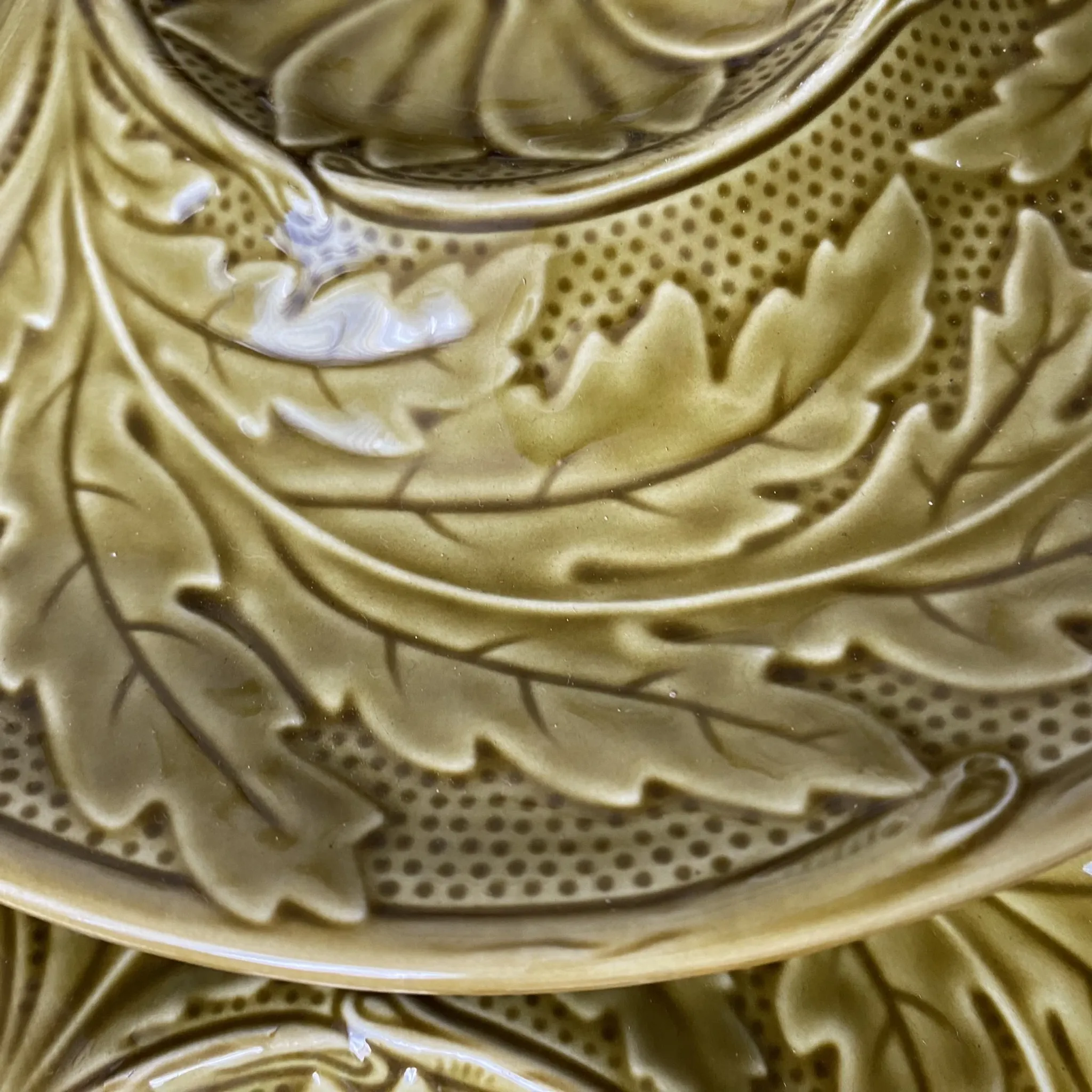 Artichoke service in Gien slipware