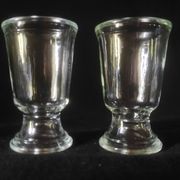 Deux verres à liqueur de bistrot