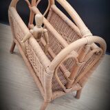 Rattan heart review holder