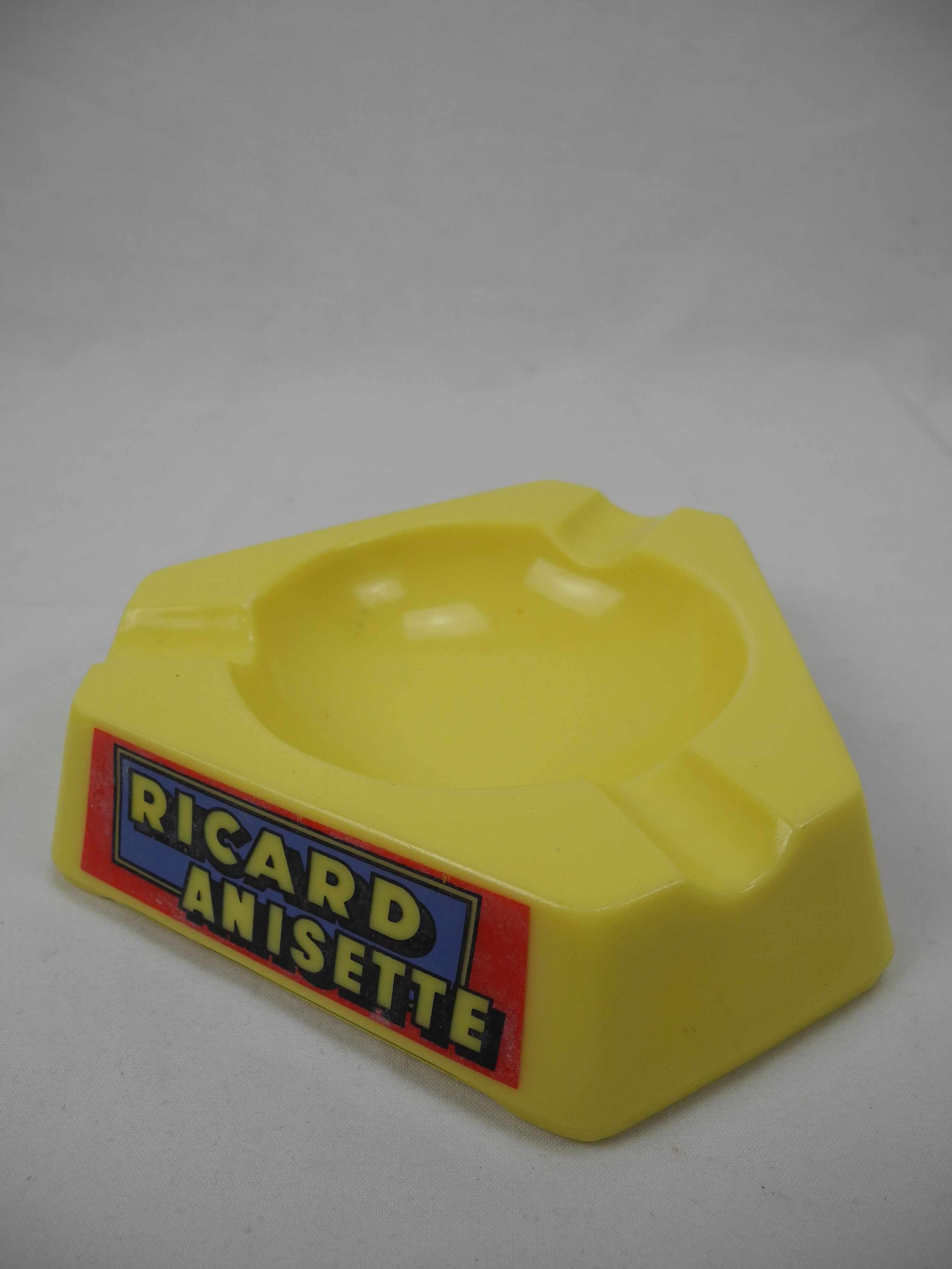 Old ashtray ricard