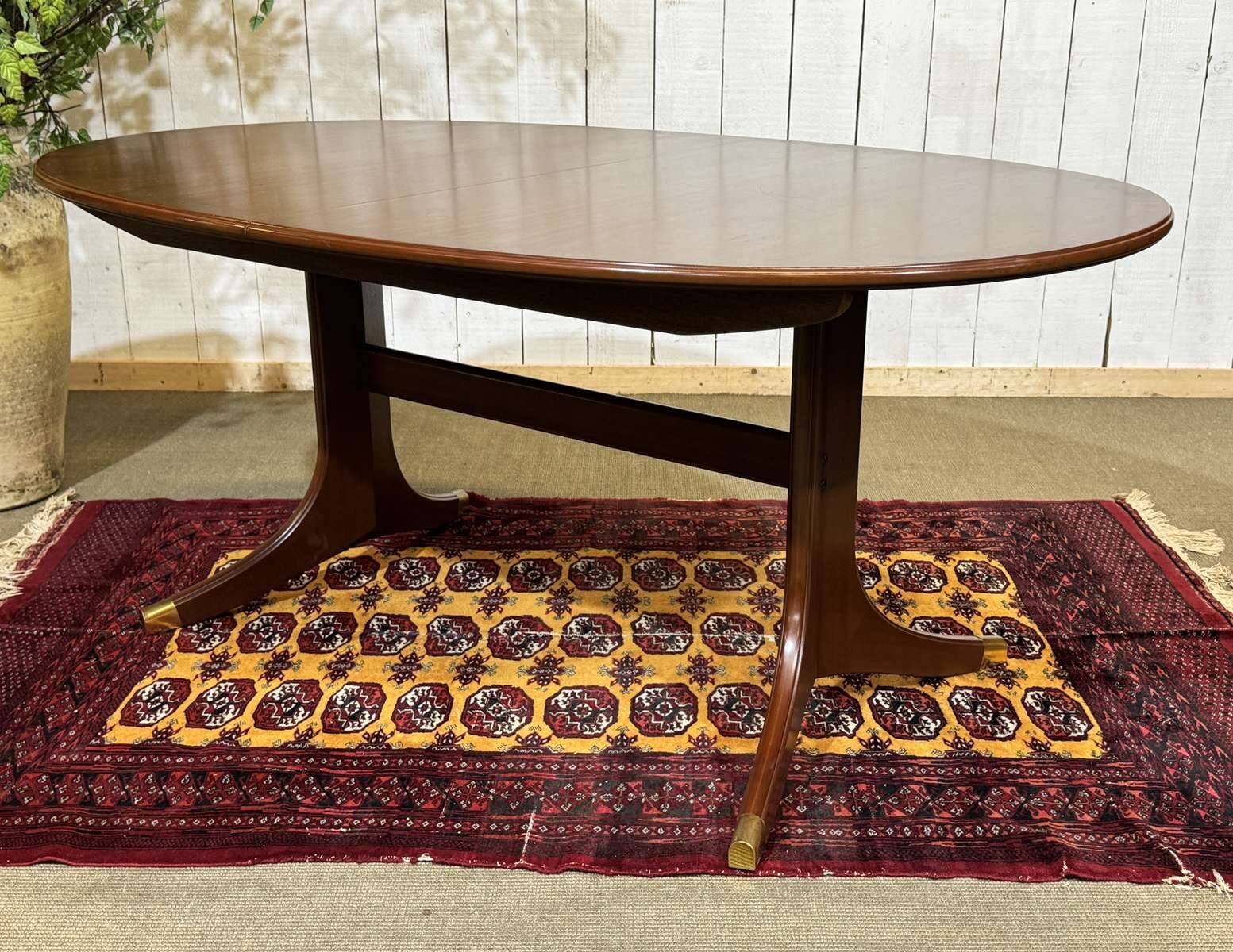 Oval GPlan table in mahogany from the 1970s with a butterfly extension.