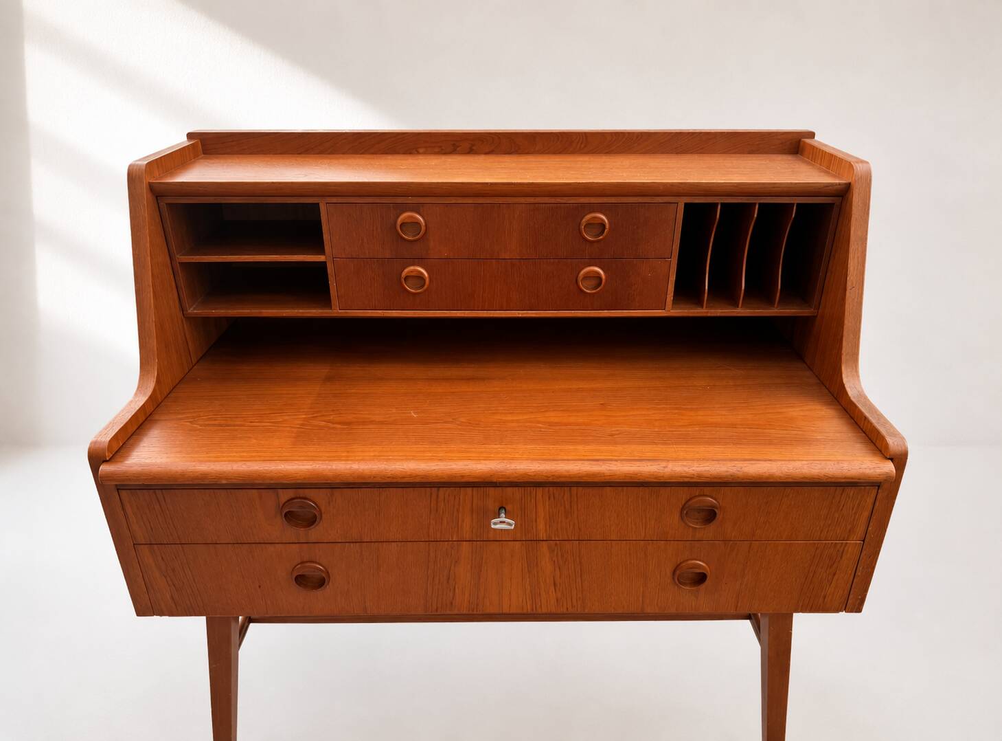 Bureau secrétaire par Svensk Möbelindustri