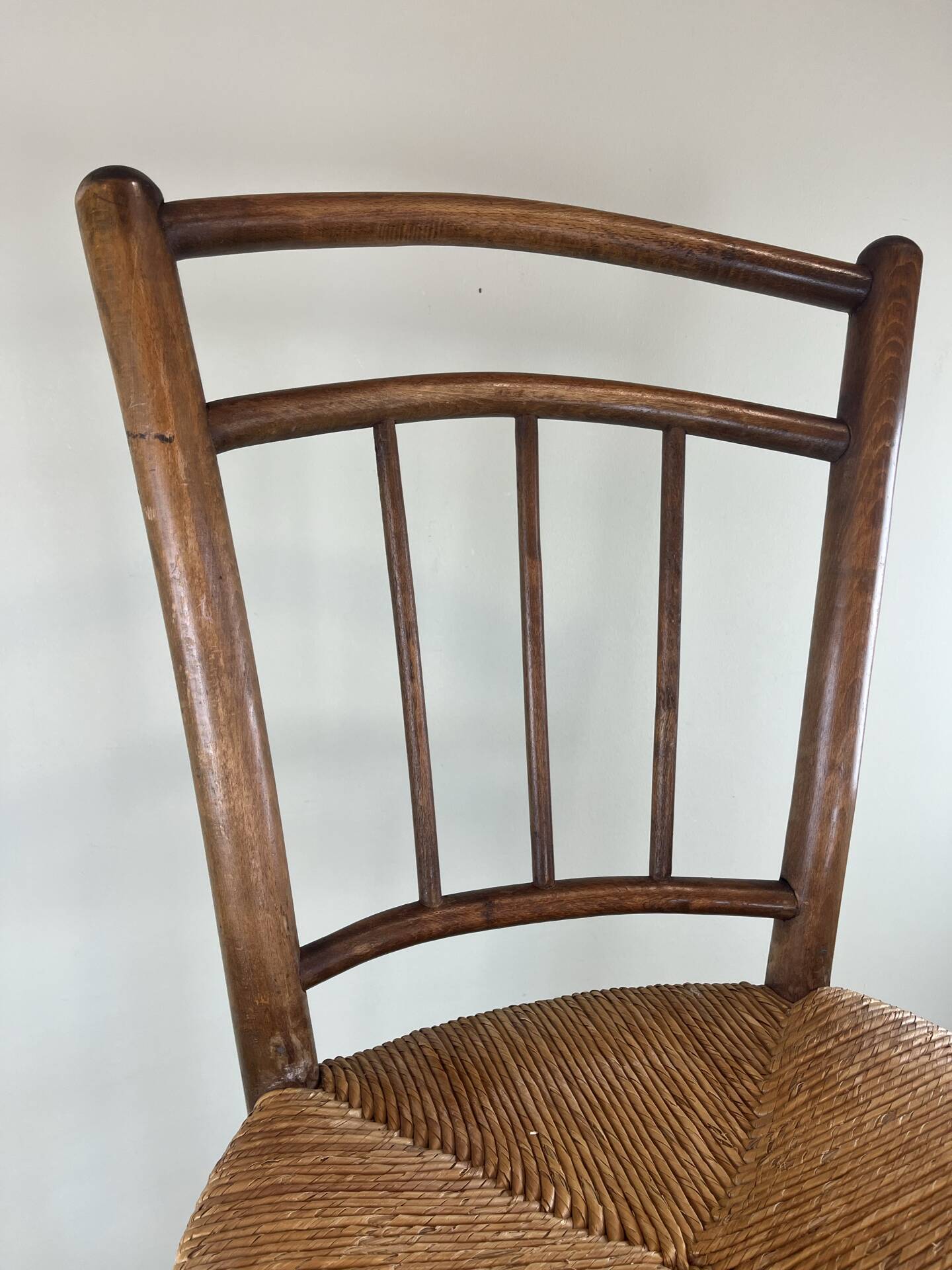 Chaise en bois et paille 