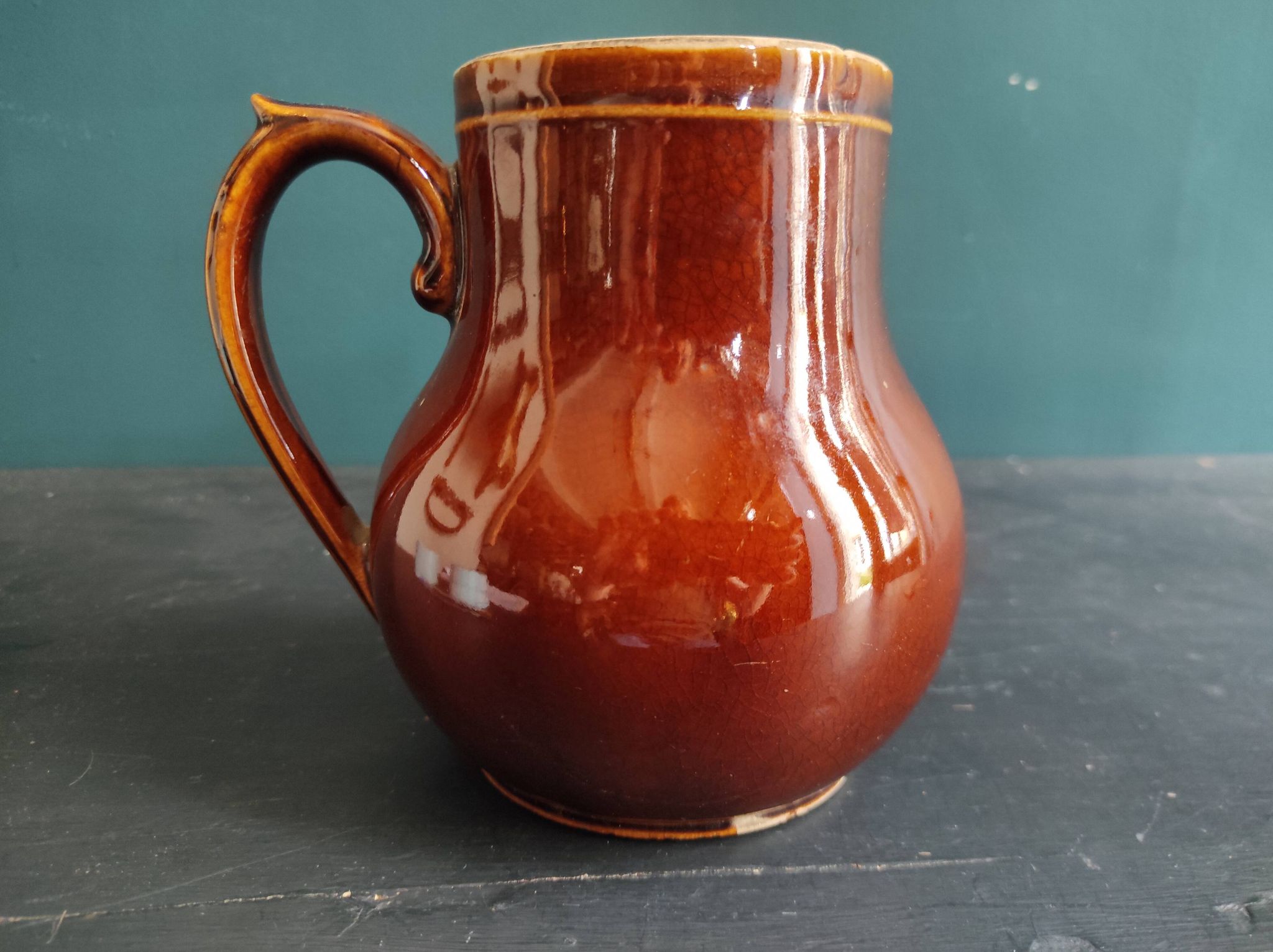 Cruche vintage en majolique française
