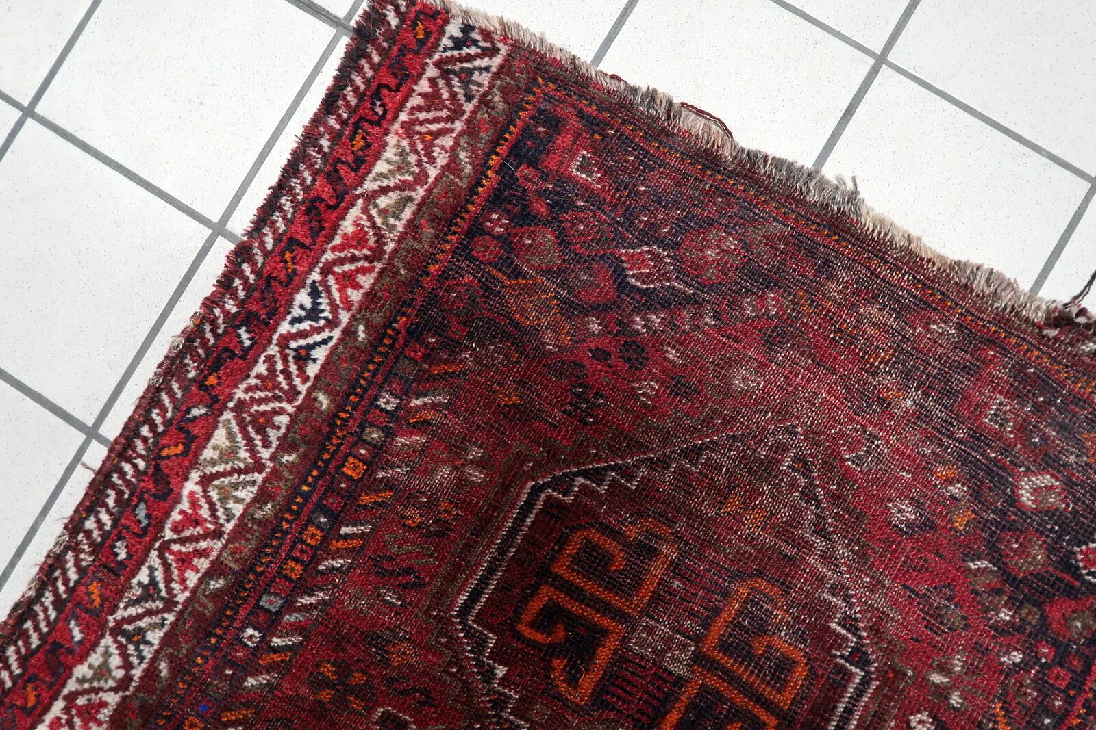 Antique Persian Shiraz handmade distressed rug 93 x 126 cm 1900s