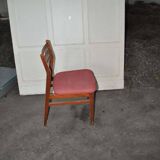 Set of 5 brown wooden chairs from the 70s, with red fabric seats - 2 with armrests.