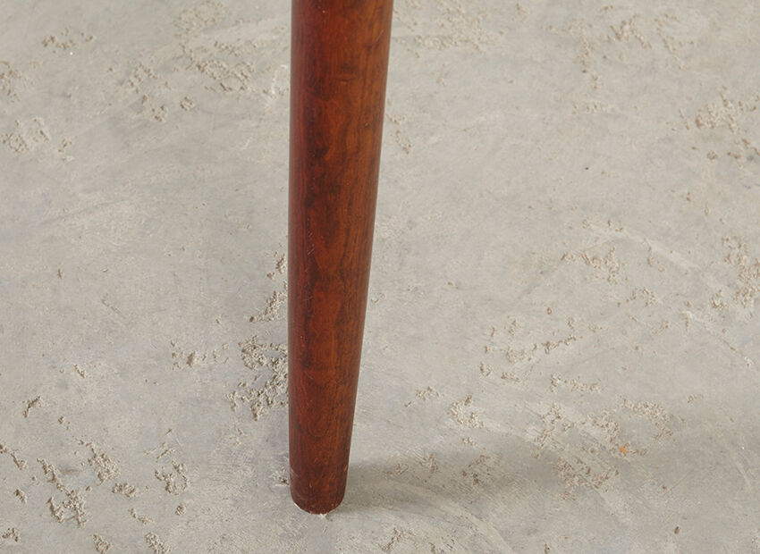 Extensible in the 1960s rosewood dining table.