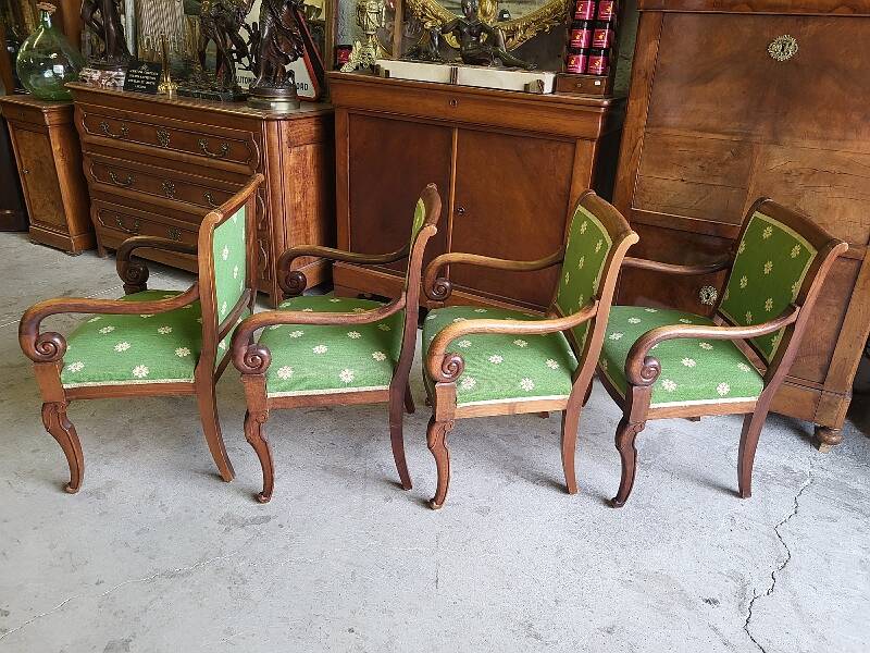Serie de 4 fauteuils de style empire a crosse