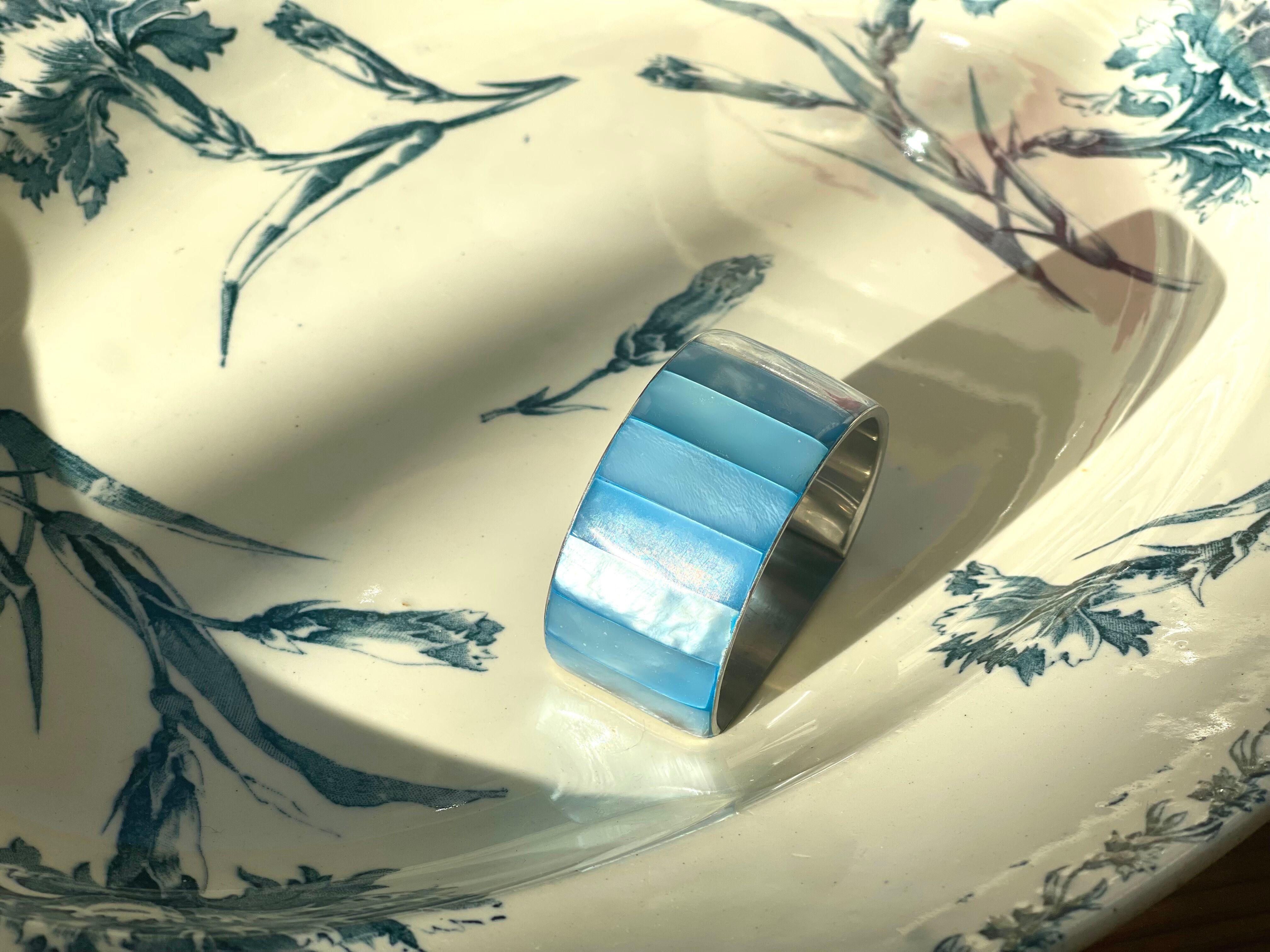 10 rounds of mother-of-pearl towels 1960