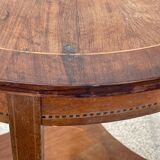 Round pedestal table
