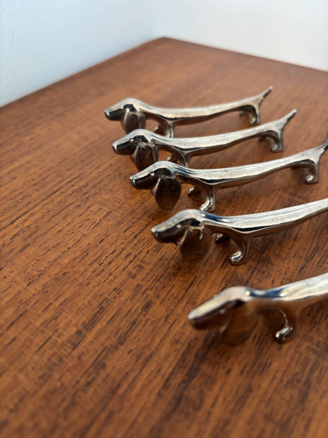 Set of 5 vintage dachshund knife rests – Metal dog knife rests