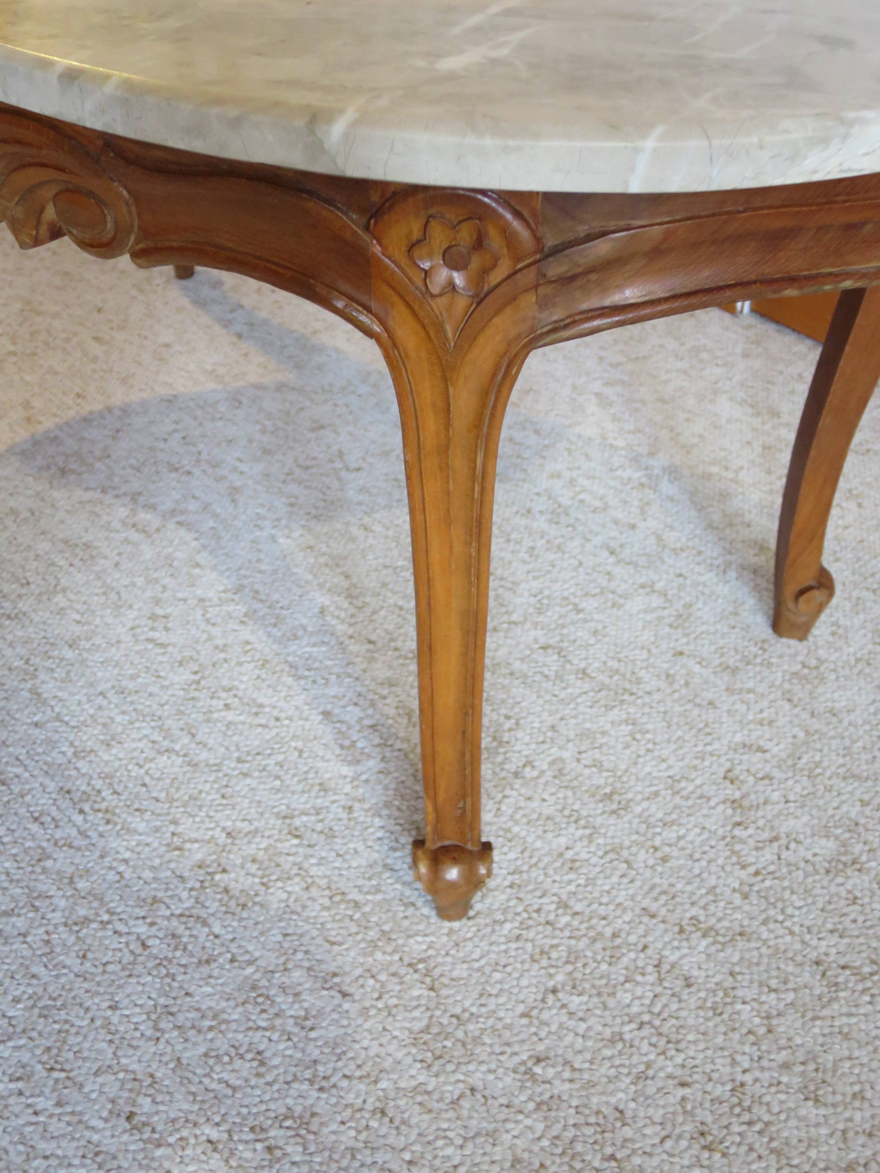Oval coffee table - carved wood - white veined marble - Regency / Louis XV style