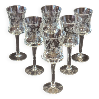 6 verres a vin en verre gravé décor feuilles