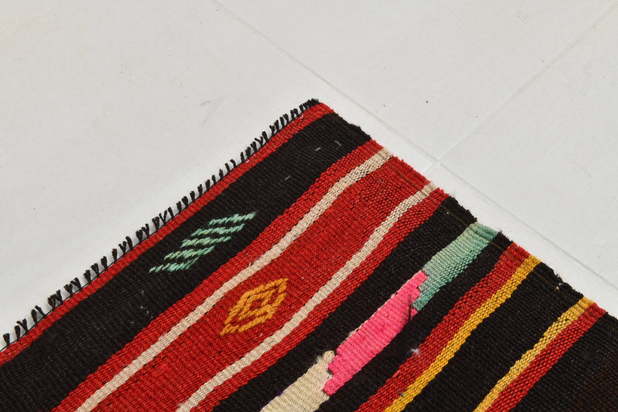 5x9 Wine Red Vintage Kilim Area Rug, 143x275Cm