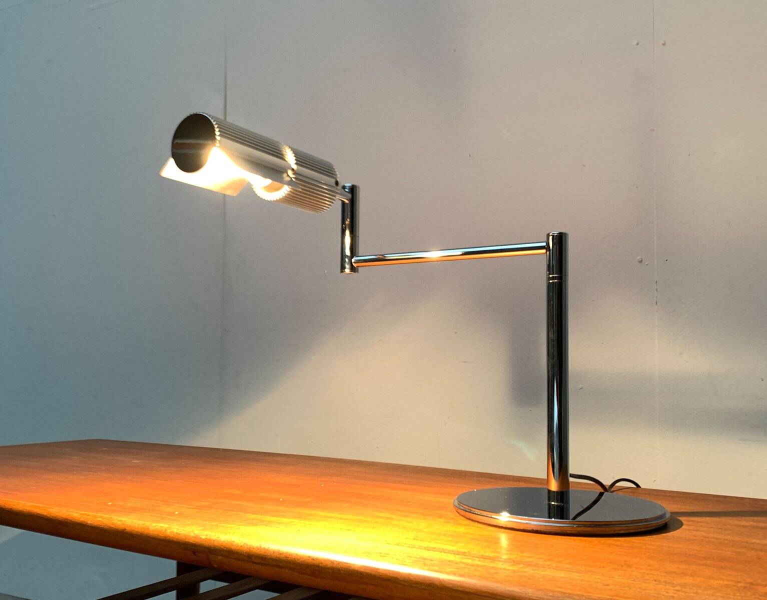 Lampe de table Haloprofil de l'ère spatiale vintage par V. Frauenknecht pour Swisslamps International, années 1970