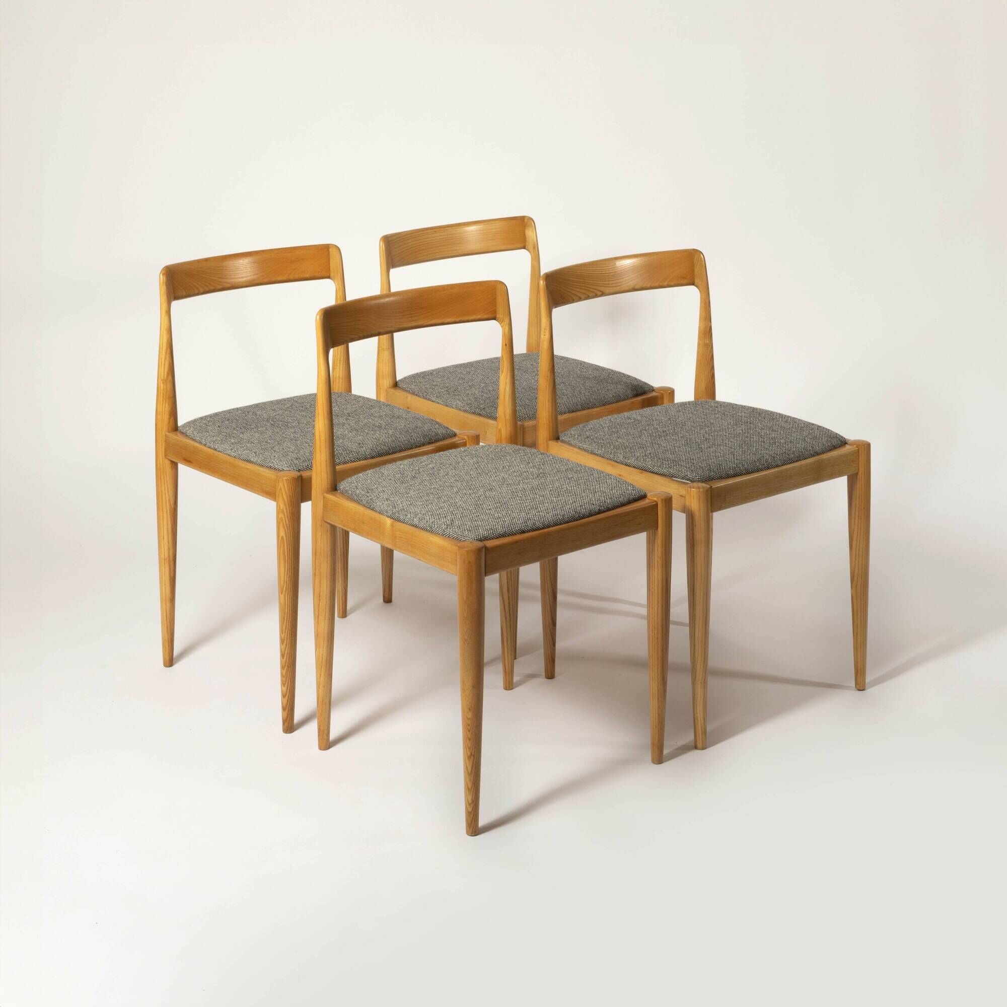 Set of 4 fully restored dining chairs produced by Drevotvar, Czechoslovakia, 1960 Kvadrat Fabric