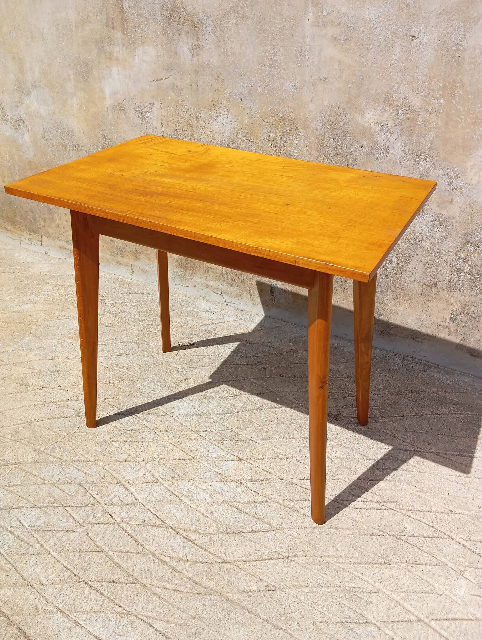 Scandinavian table