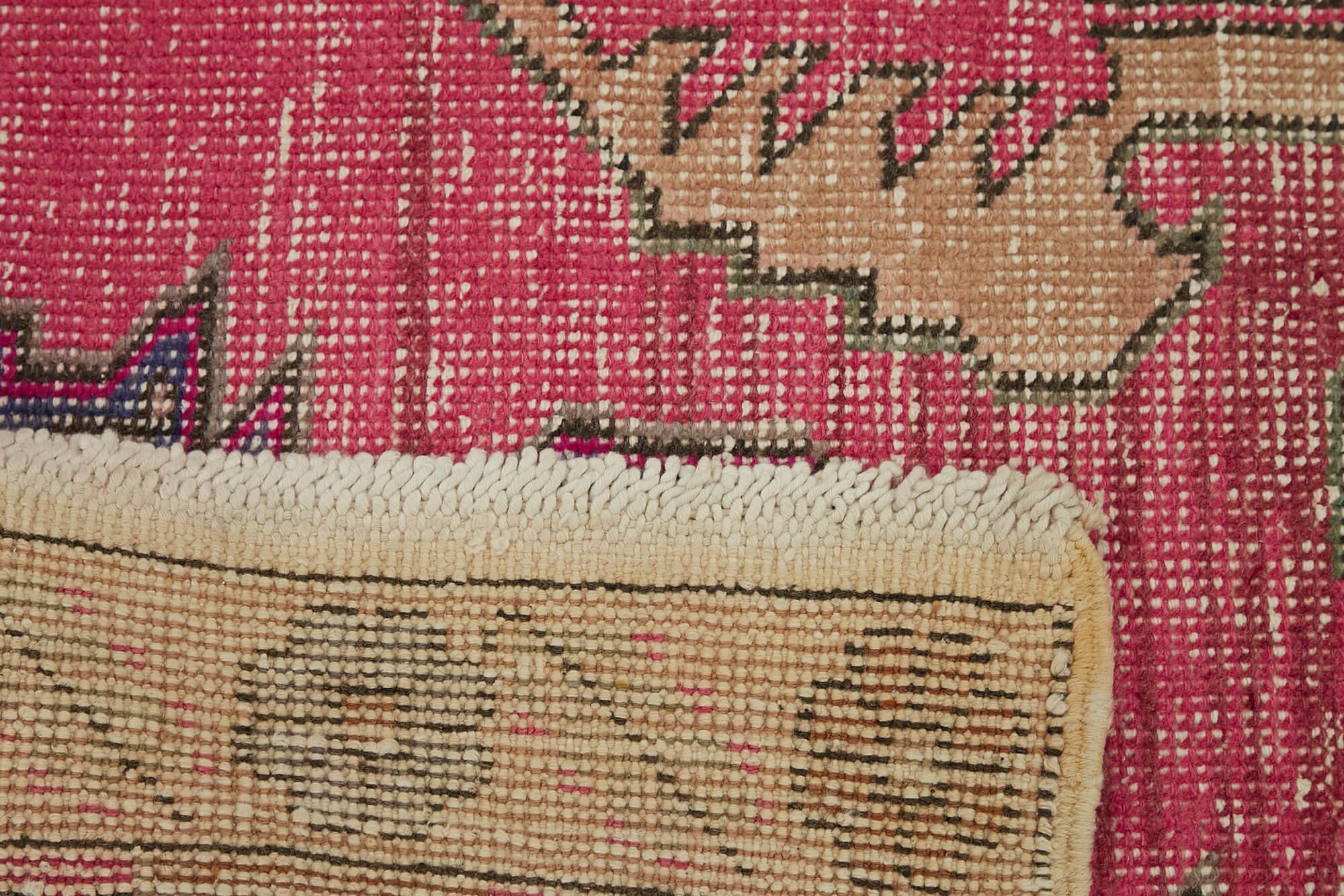 Tapis vintage anatolien turc 140 cm x 236 cm